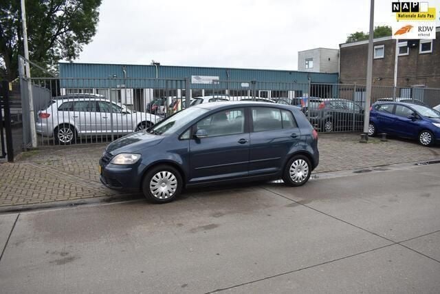 Grijs, metallic lak Gebruikt 2007 VW Golf Plus MPV | € 3.950 (Eerlijke prijs) - Afbeelding 1/4