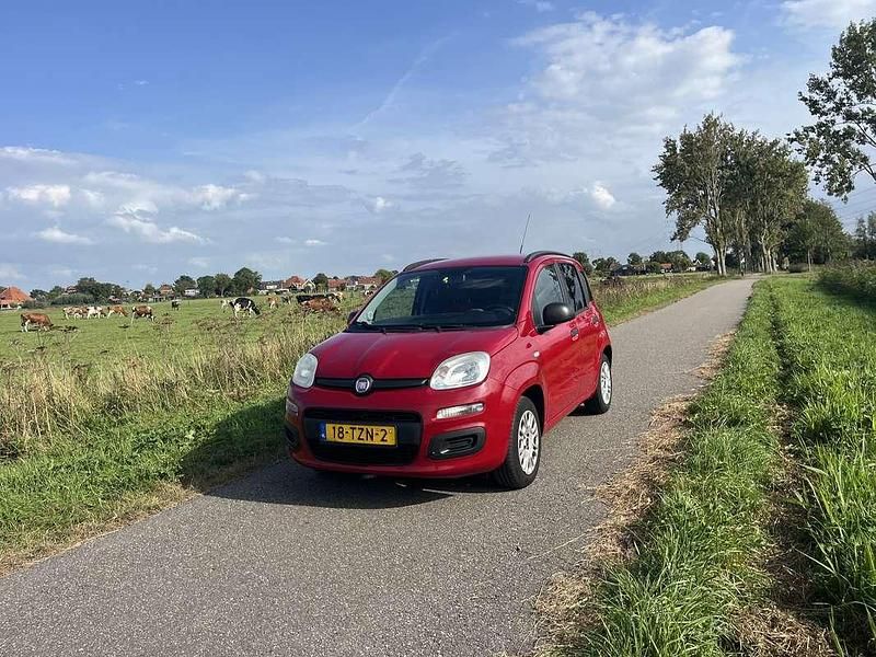 Rood Gebruikt 2012 Fiat Panda Hatchback | € 2.995 (Eerlijke prijs) - Afbeelding 1/4