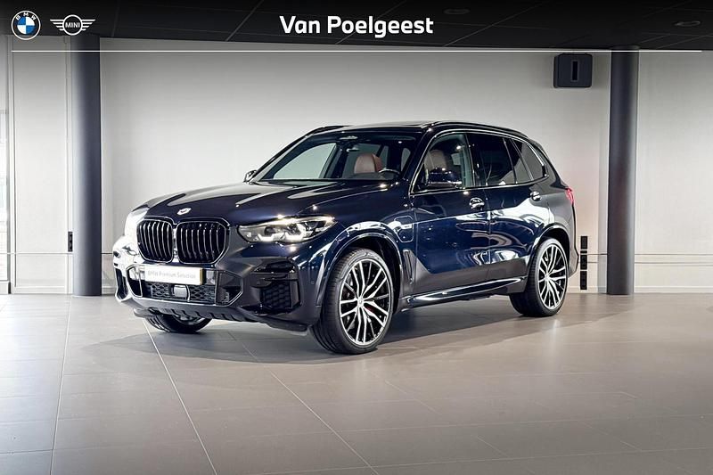 M carbonschwarz Gebruikt 2022 BMW X5 Executive SUV | € 75.900 (Eerlijke prijs) - Afbeelding 1/4