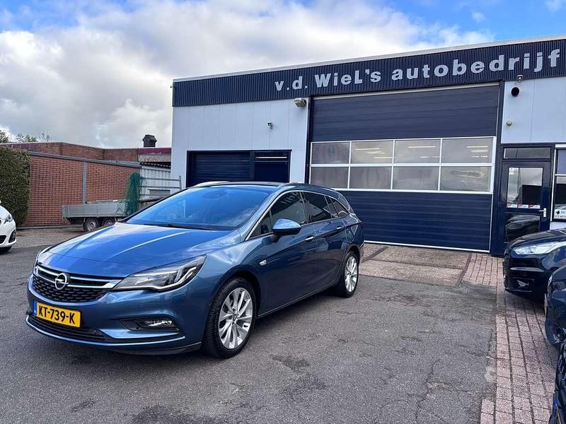 Blauw Gebruikt 2016 Opel Astra Innovation Stationwagen | € 13.450 (Eerlijke prijs) - Afbeelding 1/4