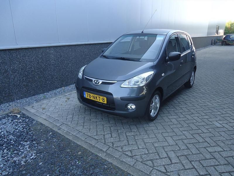 Grijs Gebruikt 2010 Hyundai i10 Hatchback | € 3.948 (Goede deal) - Afbeelding 1/4