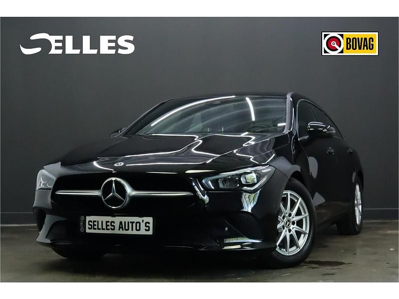 Zwart Gebruikt 2021 Mercedes CLA200 Stationwagen | € 24.795 (Super prijs) - Afbeelding 1/3