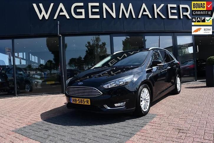 Zwart Gebruikt 2015 Ford Focus Titanium Stationwagen | € 12.450 (Eerlijke prijs) - Afbeelding 1/4