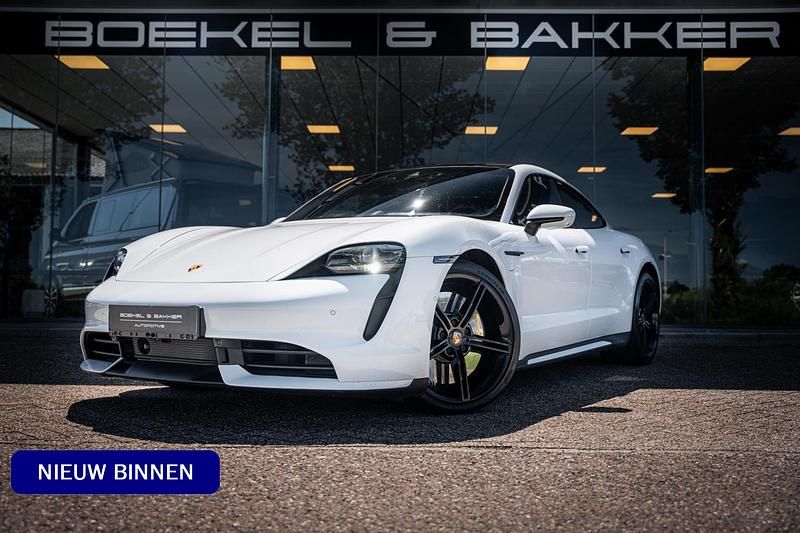 Wit Gebruikt 2020 Porsche Taycan Turbo Sedan | € 65.245 - Afbeelding 1/4