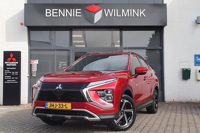 Rood Gebruikt 2022 Mitsubishi Eclipse Intense+ MPV | € 22.895 (Eerlijke prijs) - Afbeelding 1/4