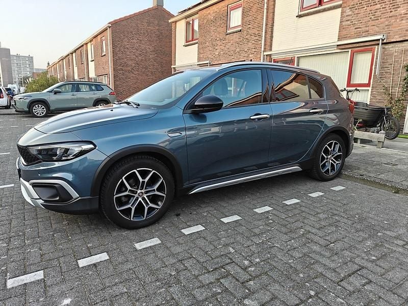 Blauw Occasion 2021 Fiat Tipo Cross Hatchback | € 13.495 (Eerlijke prijs) - Afbeelding 1/4