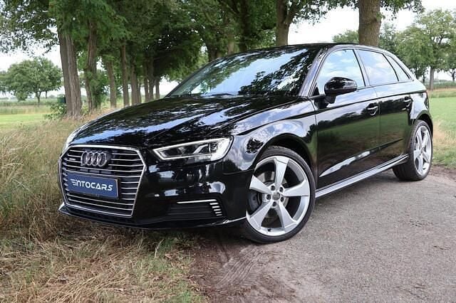 Zwart Gebruikt 2020 Audi A3 Sportback Sport Hatchback | € 19.450 (Super prijs) - Afbeelding 1/4