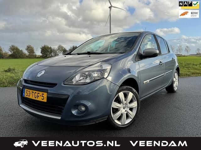 Blauw Gebruikt 2012 Renault Clio IV Night&Day Hatchback | € 5.450 (Eerlijke prijs) - Afbeelding 1/4