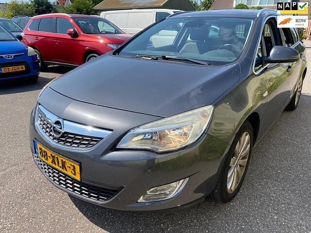 Occasion Opel Astra Cosmo 140 PK (102 kW) 2012 Grijs Stationwagen