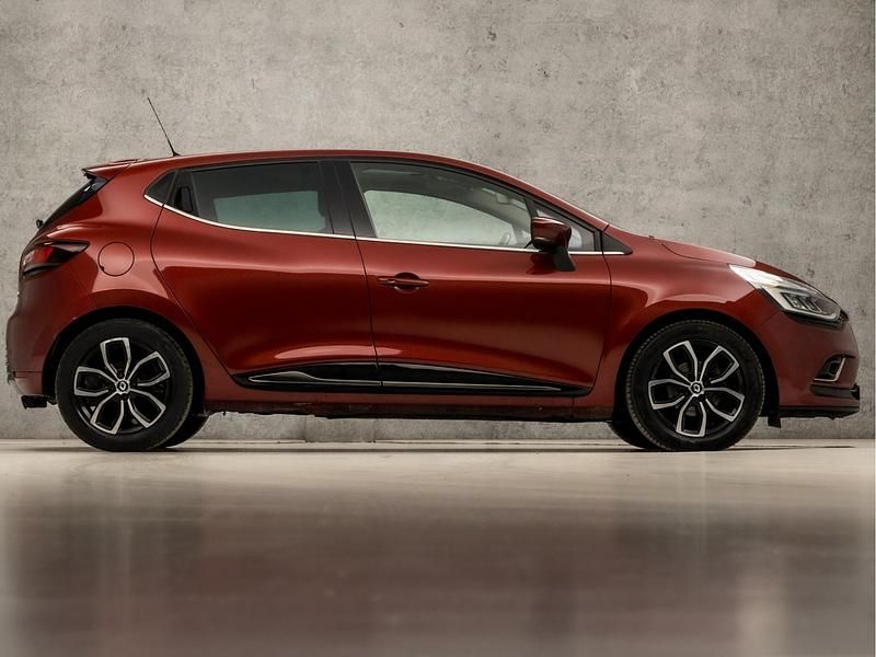 Occasion Renault Clio IV Intens 2017 Rood Hatchback