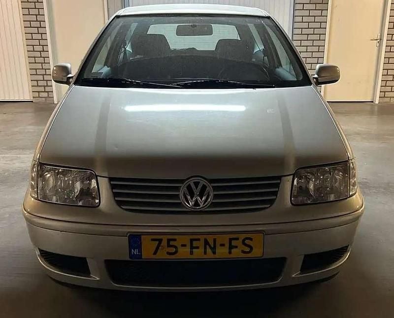 Occasion 2000 VW Polo Trendline Hatchback | € 1.850 - Afbeelding 1/4