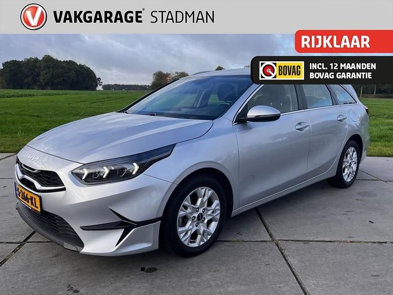 Grijs Gebruikt 2023 Kia Ceed Sportswagon Stationwagen | € 22.750 (Iets duurder) - Afbeelding 1/4