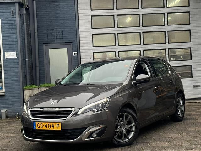 Grijs Occasion 2015 Peugeot 308 Allure Hatchback | € 7.995 (Eerlijke prijs) - Afbeelding 1/4