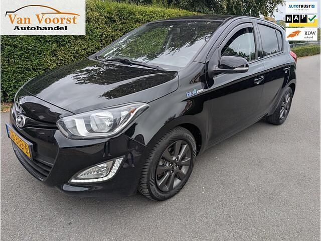 Zwart Gebruikt 2015 Hyundai i20 GO! Hatchback | € 5.950 (Eerlijke prijs) - Afbeelding 1/4