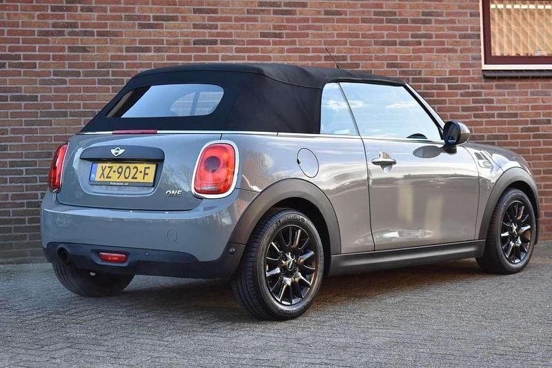 Occasion Mini One Cabriolet Business 102 PK (75 kW) 2017 Grijs Cabriolet