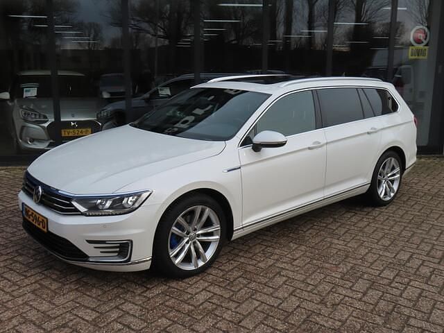 Occasion VW Passat Highline 218 PK (160 kW) 2015 Wit Stationwagen