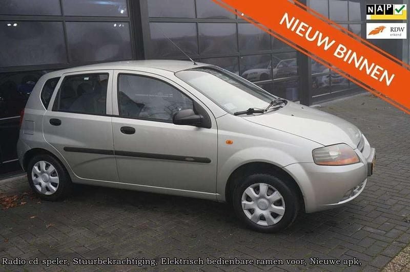 Grijs Gebruikt 2004 Chevrolet Kalos Hatchback | € 1.240 (Eerlijke prijs) - Afbeelding 1/4