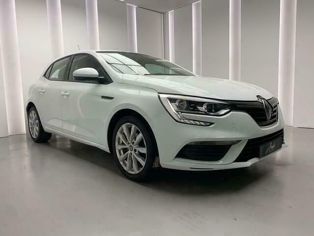 Wit Gebruikt 2017 Renault Mégane IV Sedan | € 13.500 (Iets duurder) - Afbeelding 1/4