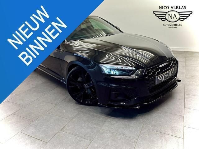 Zwart, metallic lak Gebruikt 2022 Audi A5 Sportback S-Line Hatchback | € 44.950 - Afbeelding 1/4