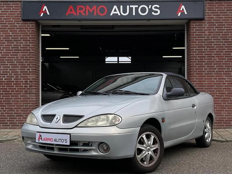 Grijs Gebruikt 2000 Renault Mégane Cabriolet Cabriolet | € 750 - Afbeelding 1/4