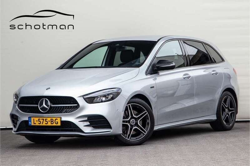 Grijs Gebruikt 2020 Mercedes B250 AMG MPV | € 27.500 (Eerlijke prijs) - Afbeelding 1/4