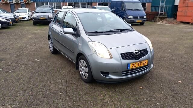 Occasion Toyota Yaris Sol 87 PK (63 kW) 2007 Grijs Hatchback