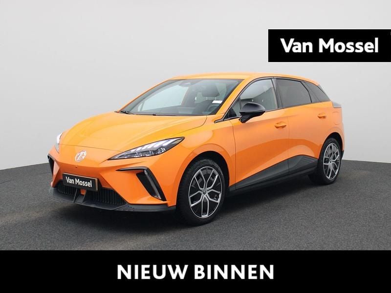 Oranje Gebruikt 2023 MG MG4 EV Luxury Hatchback | € 23.245 (Eerlijke prijs) - Afbeelding 1/4