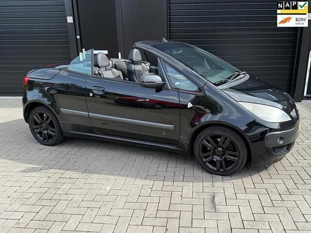 Zwart Gebruikt 2006 Mitsubishi Colt Cabriolet | € 2.950 (Eerlijke prijs) - Afbeelding 1/4