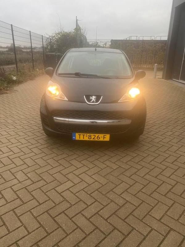 Gebruikt 2009 Peugeot 107 Hatchback | € 1.350 (Super prijs) - Afbeelding 1/4