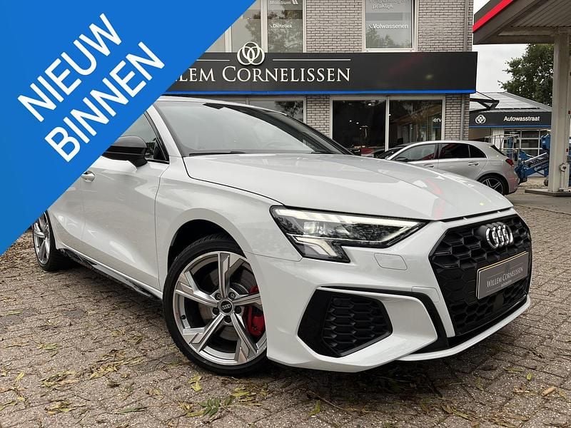 Wit Gebruikt 2021 Audi A3 Sportback e-tron Competition Sedan | € 32.950 (Goede deal) - Afbeelding 1/4