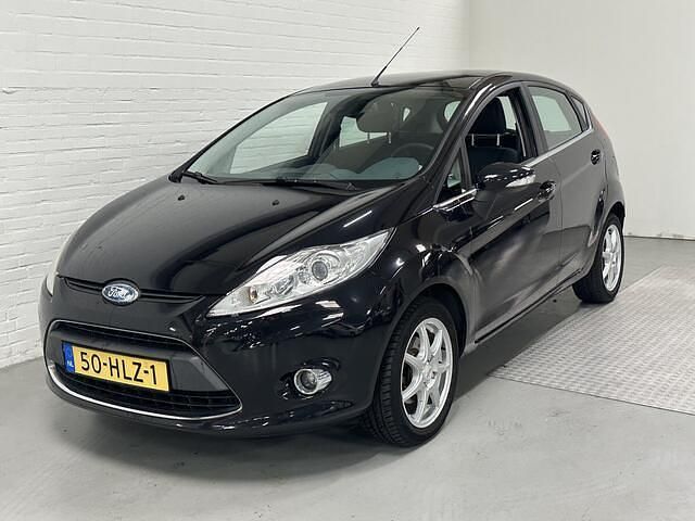 Zwart Gebruikt 2009 Ford Fiesta Titanium Hatchback | € 3.999 (Goede deal) - Afbeelding 1/4