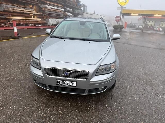 Grijs Occasion 2006 Volvo V50 Stationwagen | € 6.995 (Eerlijke prijs) - Afbeelding 1/4