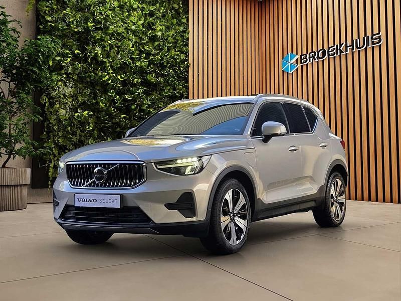 Grijs Gebruikt 2022 Volvo XC40 Core SUV | € 34.900 (Eerlijke prijs) - Afbeelding 1/4