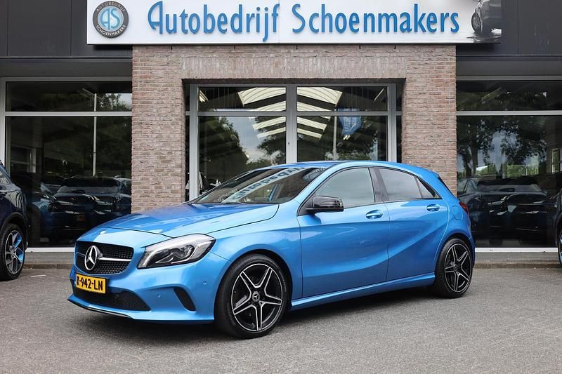Blauw Gebruikt 2015 Mercedes A180 Ambition Hatchback | € 14.845 (Eerlijke prijs) - Afbeelding 1/4