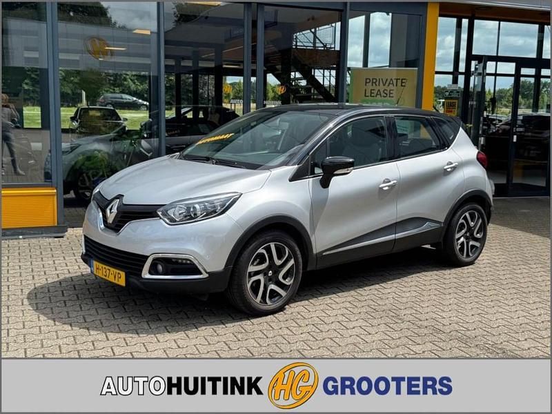 Zilver, metallic lak Gebruikt 2014 Renault Captur Dynamique SUV | € 11.945 (Iets duurder) - Afbeelding 1/4