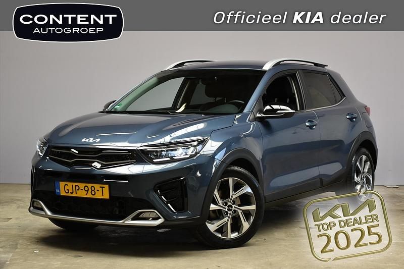 Smoke blue (blauw metallic) Gebruikt 2024 Kia Stonic GT-Line SUV | € 25.940 (Iets duurder) - Afbeelding 1/4