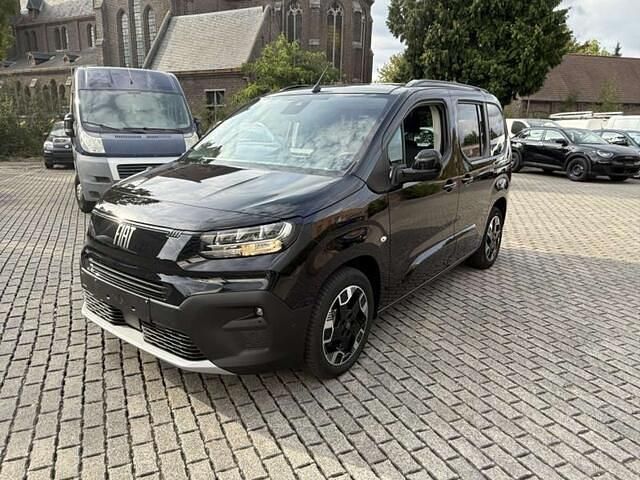 Zwart Nieuw 2025 Fiat Doblò MPV | € 27.950 - Afbeelding 1/4