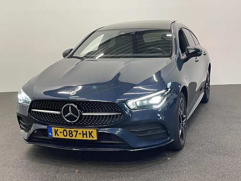 Occasion Mercedes CLA250e Shooting Brake Business 262 PK (192 kW) 2021 Blauw (metallic) Stationwagen