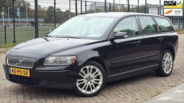 Zwart Gebruikt 2004 Volvo V50 Summum Stationwagen | € 4.349 (Goede deal) - Afbeelding 1/4