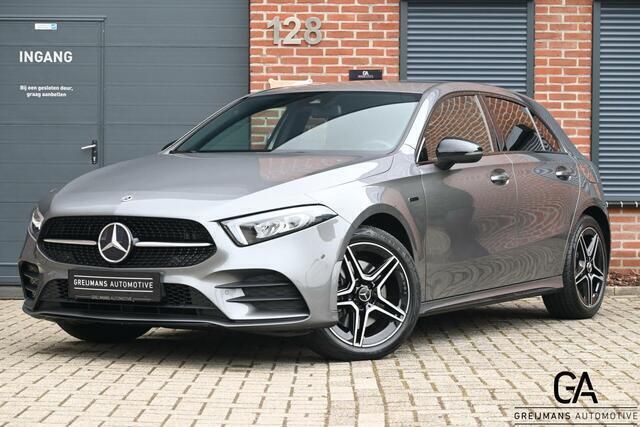 Grijs Gebruikt 2021 Mercedes A250 AMG Hatchback | € 30.495 (Eerlijke prijs) - Afbeelding 1/4