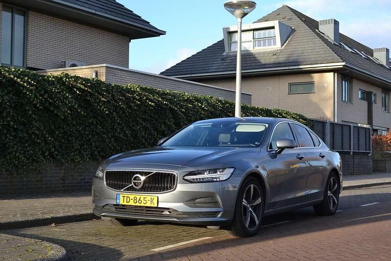 Occasion Volvo S90 Momentum 190 PK (139 kW) 2018 Grijs Sedan
