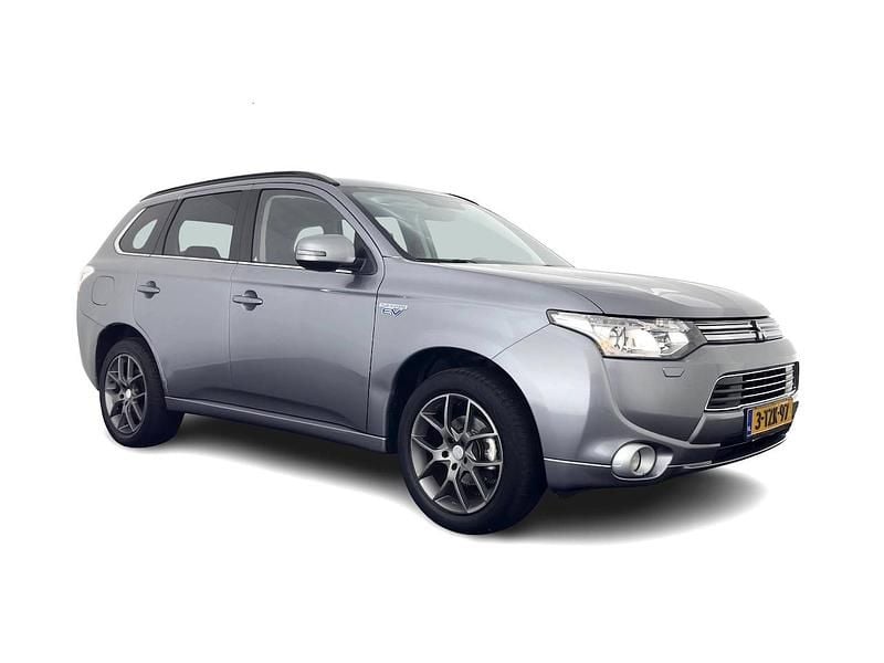 Grijs (metallic) Gebruikt 2014 Mitsubishi Outlander P-HEV Edition SUV | € 7.445 (Iets duurder) - Afbeelding 1/4