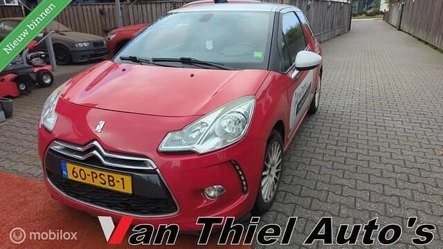 Rood Gebruikt 2011 Citroën DS3 So Chic Hatchback | € 2.325 (Eerlijke prijs) - Afbeelding 1/4