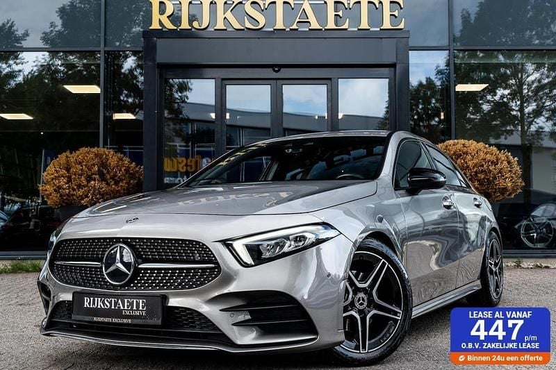 Grijs Occasion 2019 Mercedes A200 AMG Sedan | € 27.900 (Eerlijke prijs) - Afbeelding 1/4