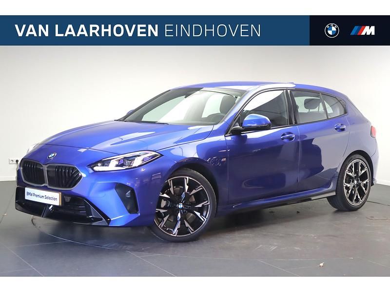 Blauw Gebruikt 2025 BMW 120 M Sport Hatchback | € 38.450 (Duur) - Afbeelding 1/4