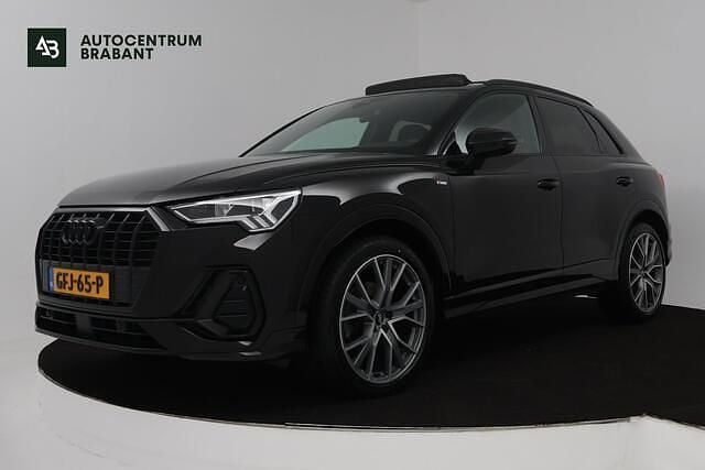 Zwart Gebruikt 2020 Audi Q3 Edition .1 SUV | € 32.945 (Iets duurder) - Afbeelding 1/4