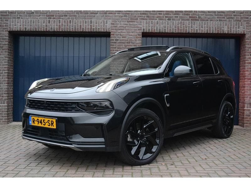 Zwart Occasion 2022 Lynk & Co 01 SUV | € 21.450 (Eerlijke prijs) - Afbeelding 1/4