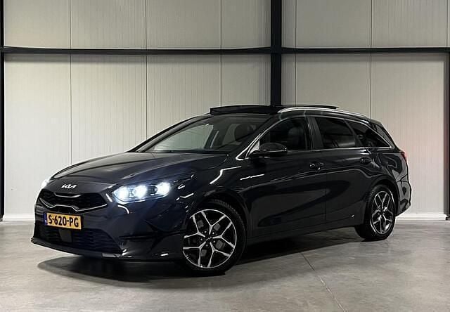 Grijs Gebruikt 2023 Kia Ceed Sportswagon Stationwagen | € 20.800 (Goede deal) - Afbeelding 1/4