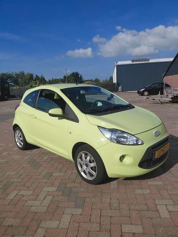 Groen Gebruikt 2009 Ford Ka Titanium Hatchback | € 1.750 (Eerlijke prijs) - Afbeelding 1/4