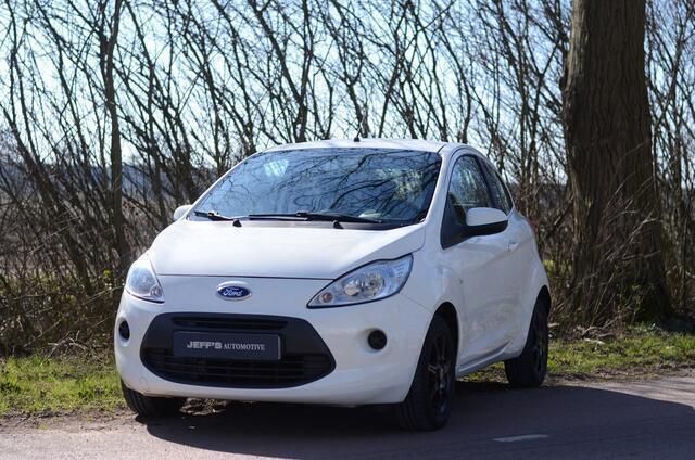 Wit Gebruikt 2013 Ford Ka Champions Edition Hatchback | € 4.950 (Iets duurder) - Afbeelding 1/4